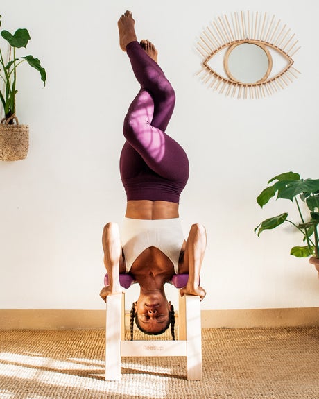 Posture d'inversion sur le support Feet Up